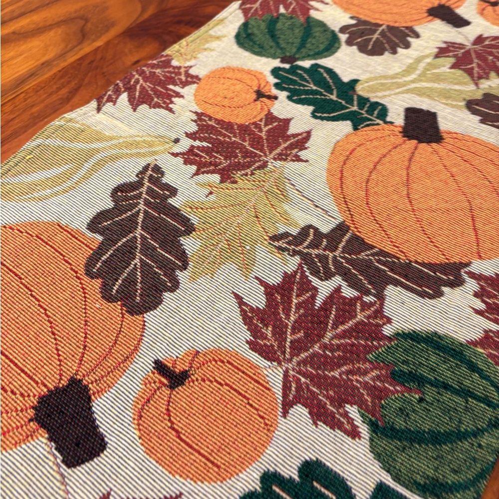 TABLE RUNNER - Picture 2 of 3
